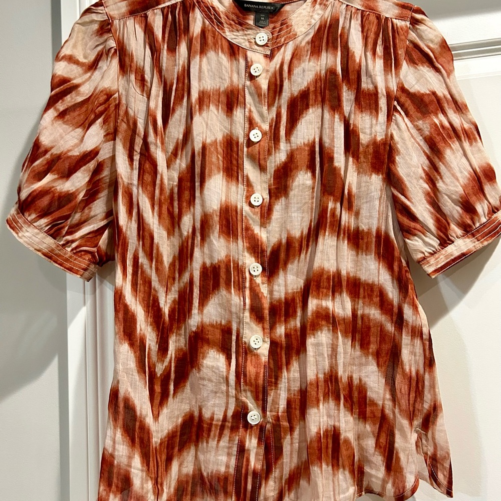 Banana Republic Red and White Patterned Blouse